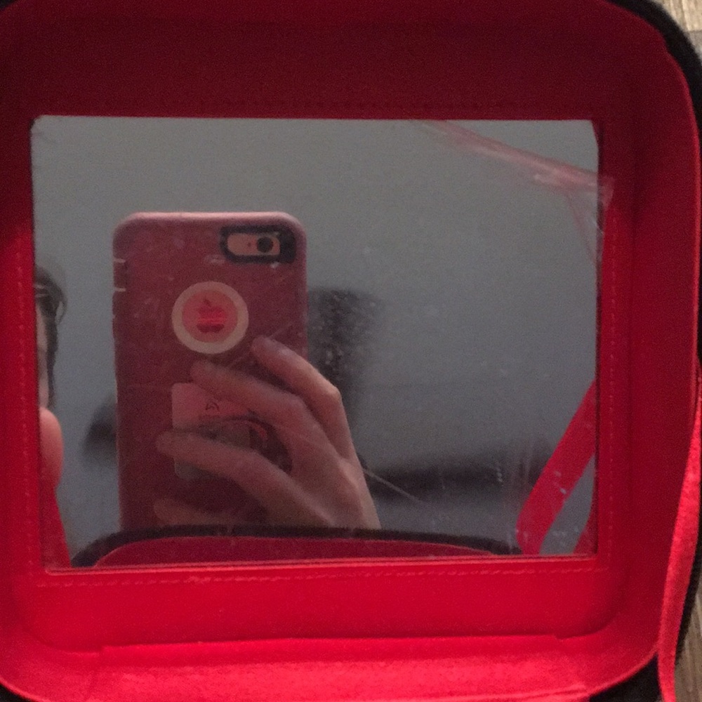 Makeup case - Picture 2 of 5